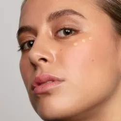 Antipodes Kiwi Seed Gold Oční rozjasňující krém