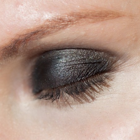 Nui Cosmetics Přírodní sametové vysoce pigmentované kompaktní oční stíny