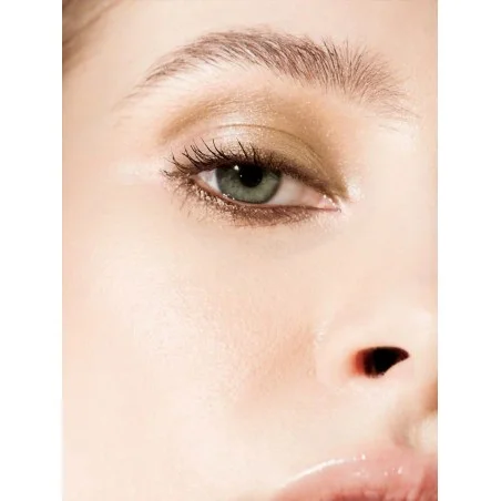 Nui Cosmetics Přírodní vysoce pigmentované oční stíny v tužce