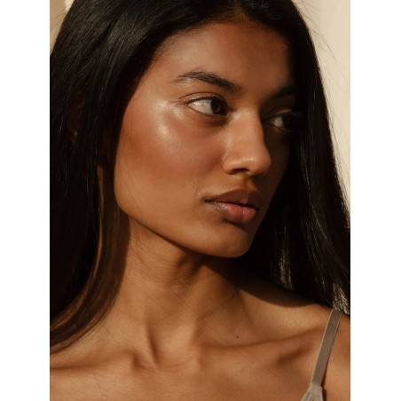Nui Cosmetics Přírodní kompaktní bronzer Komaru