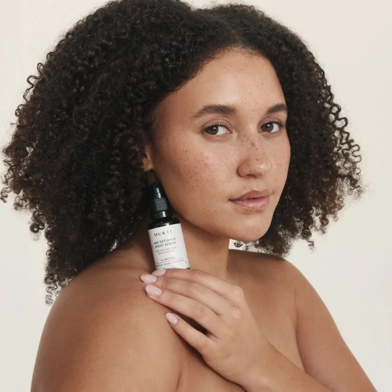MUKTI ORGANICS Age Defiance Noční sérum