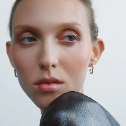 MANASI7 Pečující multifunkční lesk na rty