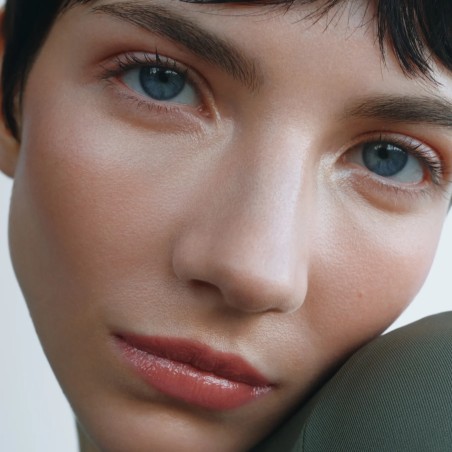 MANASI7 Pečující multifunkční lesk na rty