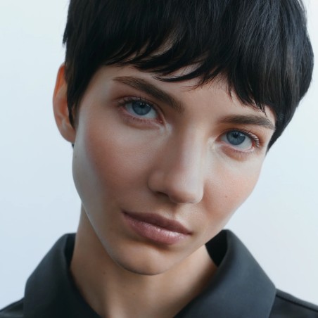 MANASI7 Pečující multifunkční lesk na rty