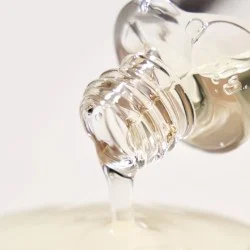 UND GRETEL Přírodní multi-hyaluronové sérum Pur