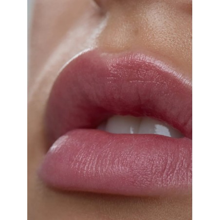 UND GRETEL Organický tónovaný pečující balzám na rty Tagarot