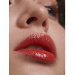 UND GRETEL Přírodní vyživující lesk na rty Knutzen