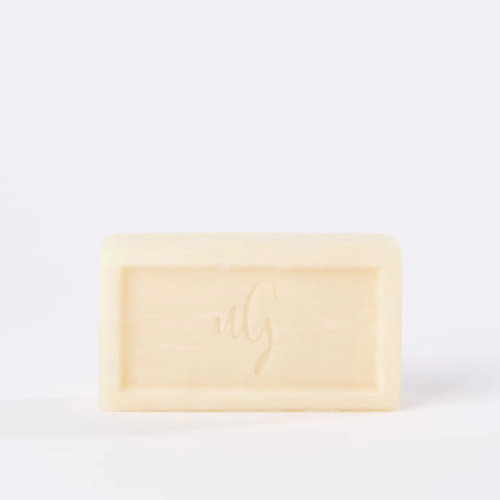 Und Gretel Přírodní tuhý šampon na vlasy Vest